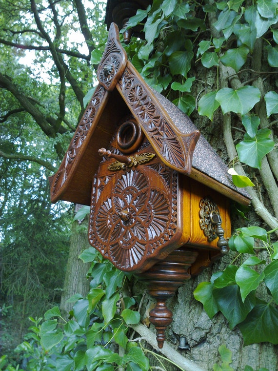 Oriental style bird house