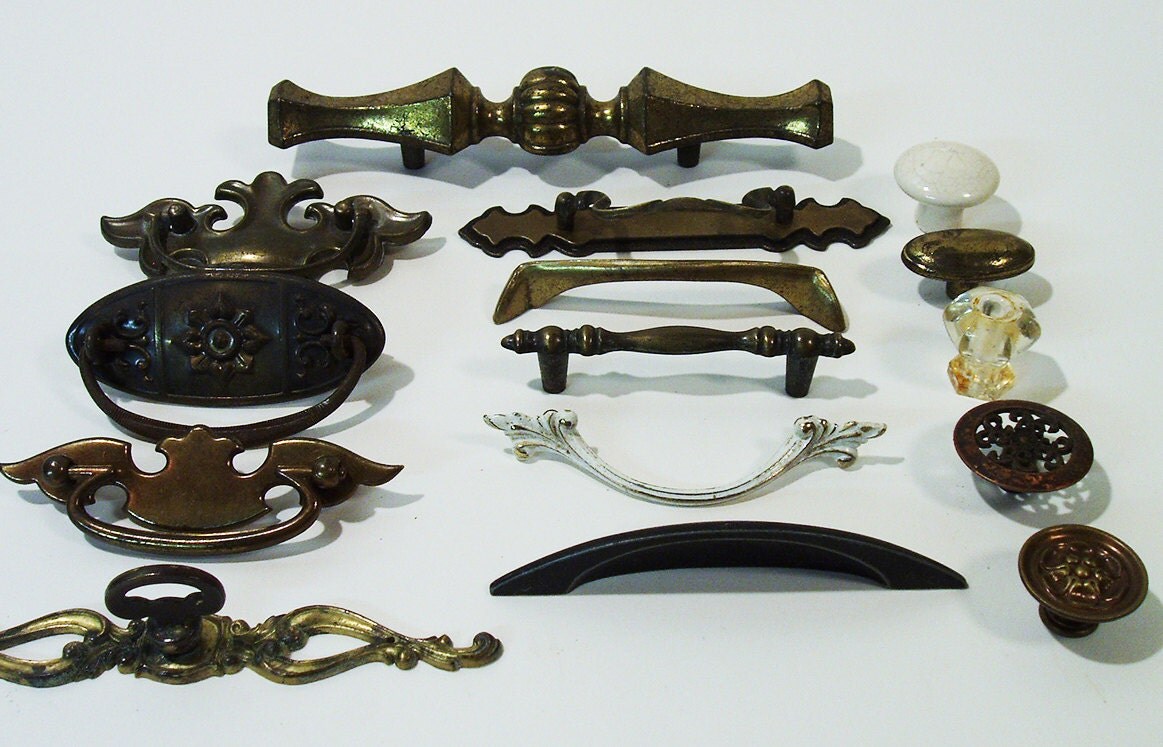Mixed Lot of Antique Hardware Art Nouveau Knobs Drawer Pulls Antique