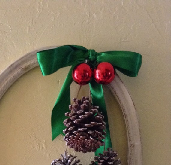 Items similar to Christmas wreath, vintage frame and ornaments, real