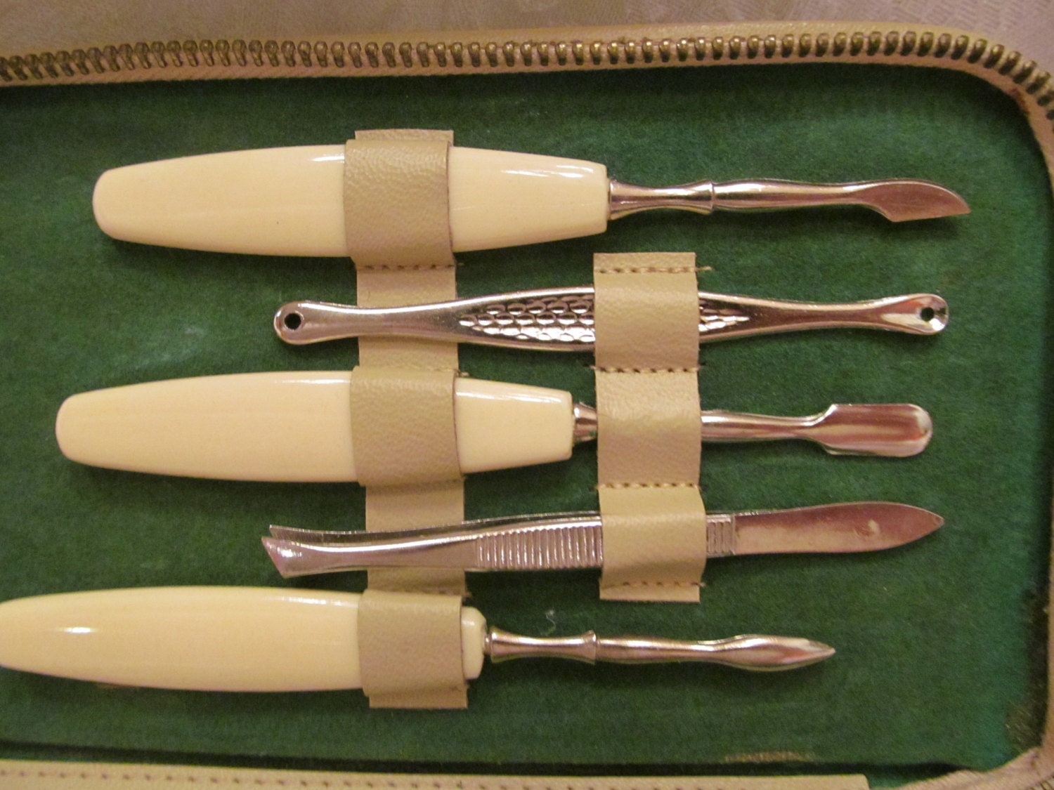 Vintage Manicure set in Leather Case by GARDRUNNER77 on Etsy