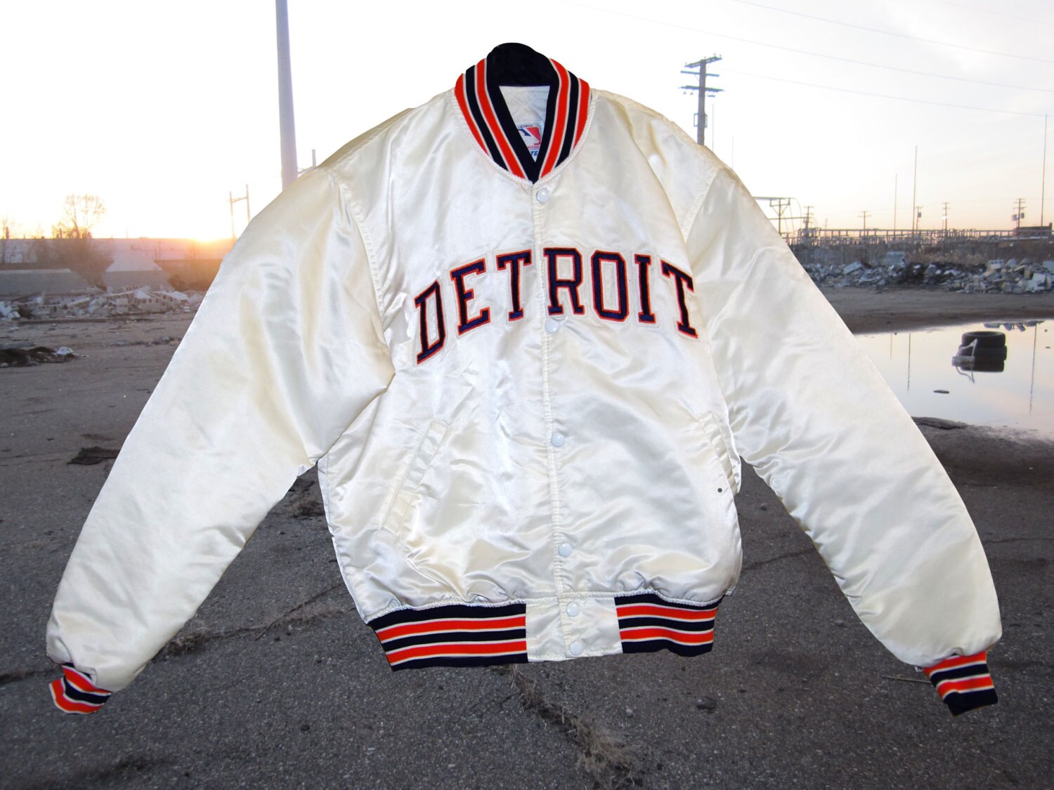 1980's Detroit Tigers white silky satin starter jacket