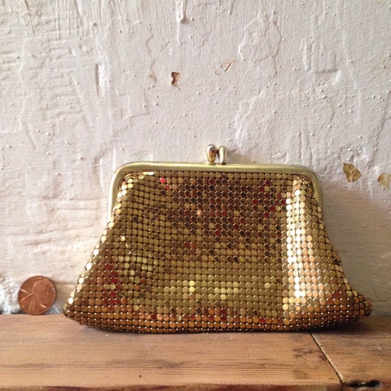 Glam gold mesh coin purse Whiting & Davis 1950s