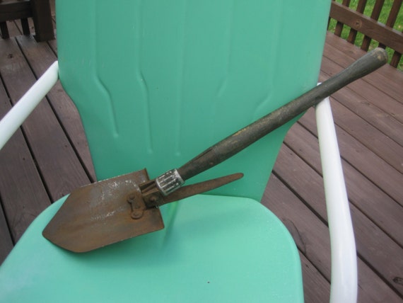 RARE Mid Century Korean Entrenching Shovel with a Hoe Pick