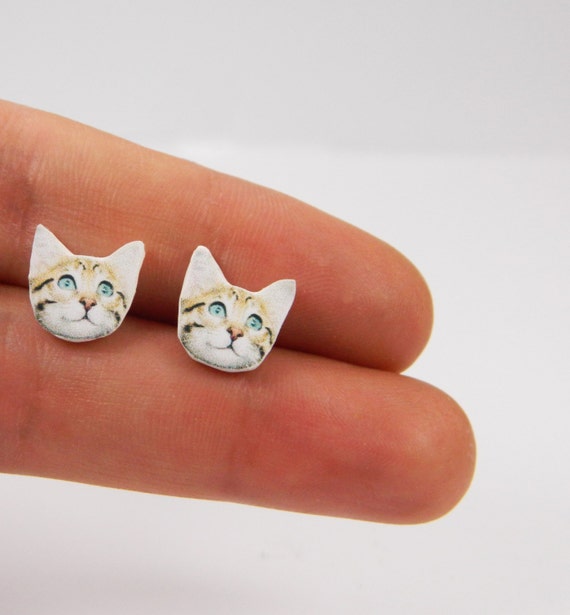 Cat stud earrings / Cute kitty Stud Earrings / by CaramelaHandmade
