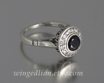 THE SECRET DELIGHT silver ring with Black Spinel