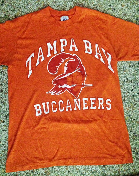 Vintage Orange T-Shirt TAMPA BAY BUCCANEERS Bucs Pirate Tee
