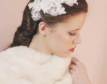 Bridal Lace Hair Comb,Wedding Lace Headpiece,Floral Lace Adornment,Beaded Lace Headpiece,Bridal Lace Hairpiece,Bridal Lace Hair Accessories