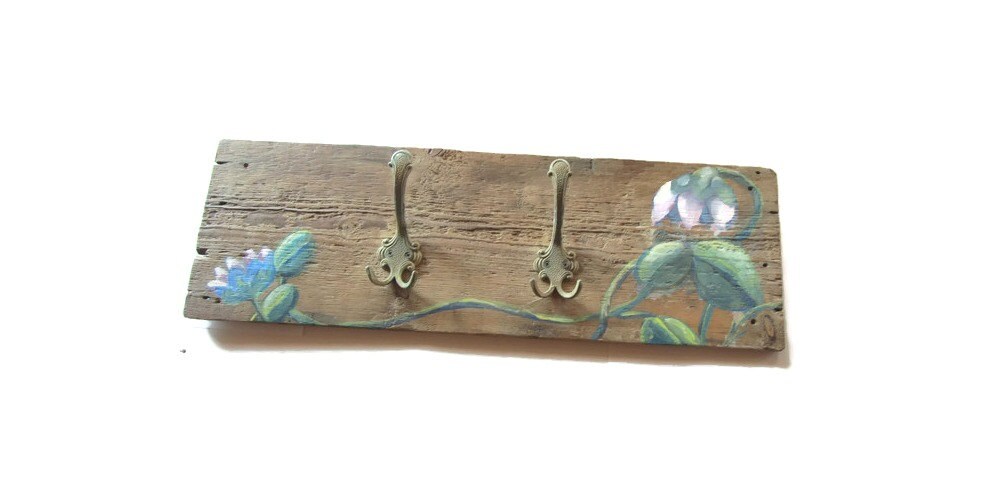 Reclaimed wood wall rack. Farmhouse chic. Wood rack. Coat