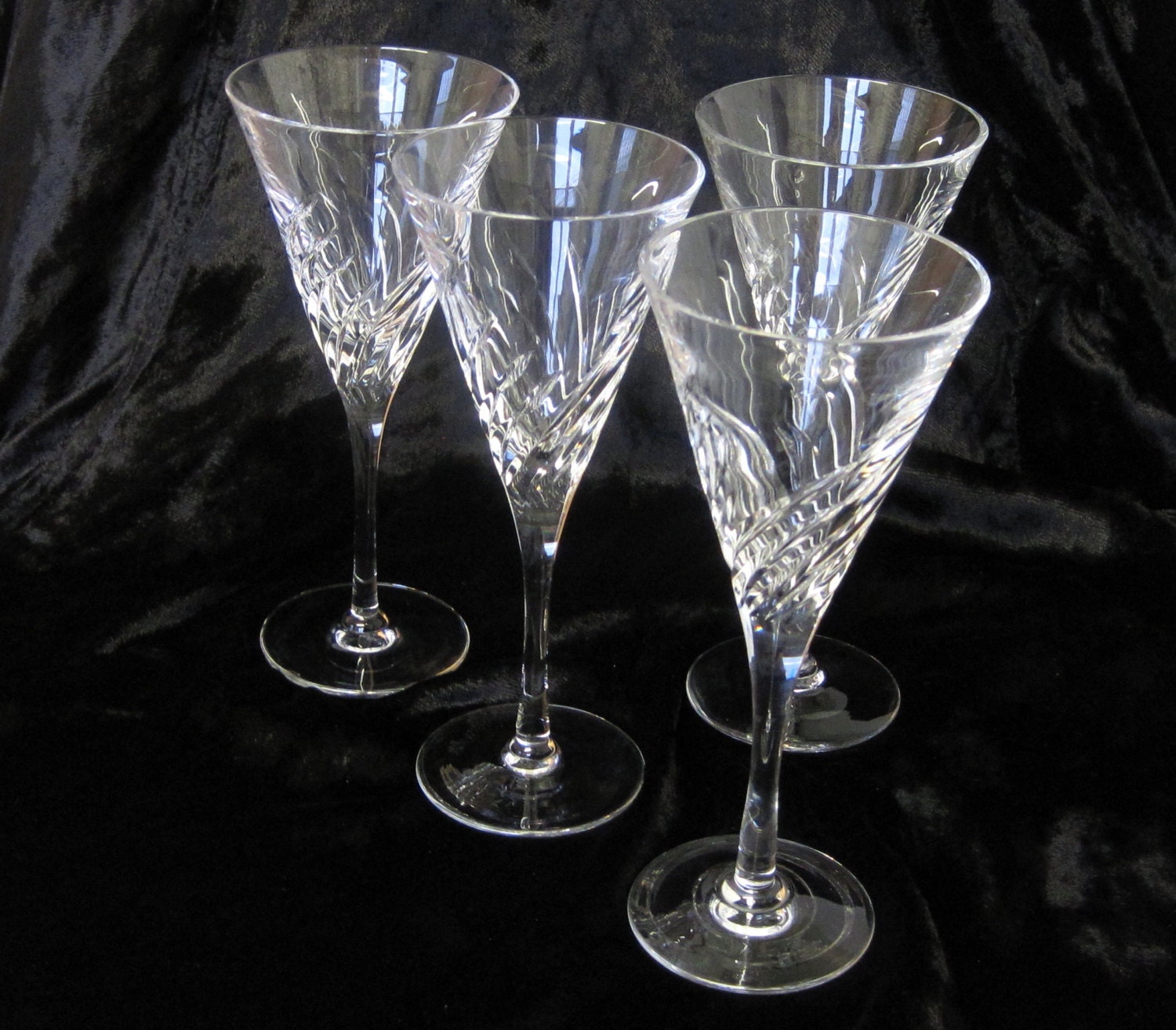 4 Hand Cut Edinburgh Crystal Wine Glasses Stylish Modern