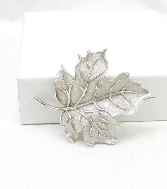 Crown Trifari Silver Tone Leaf Pin Brooch Silver Tone Brushed