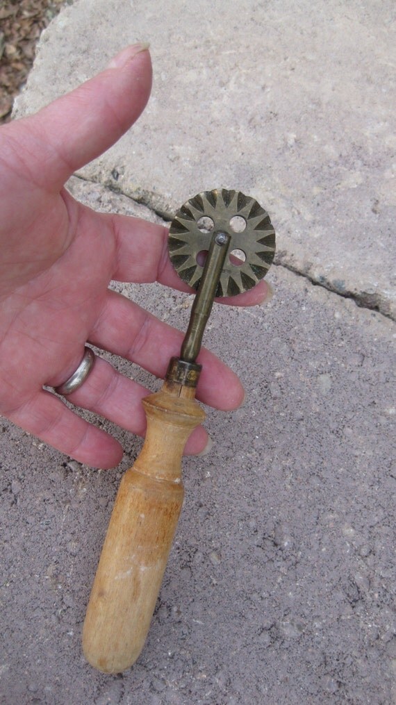 Antique Brass German pie crust cutter crimper trimmer by Marliroo