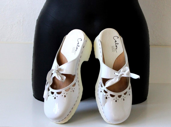 white low heel mule