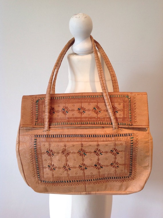 Vintage 70s 1970s Boho Ladies Tan Leather Bag Purse by baileysbits