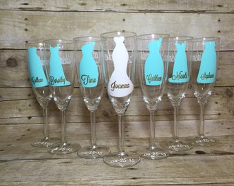 Wedding Wine Glasses - Wedding Champagne Glasses - Custom Bridal Party Champagne Wine Glasses - Brideesmaids Favors - Wedding Party Favors