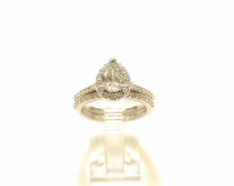 Pear shaped engagement rings gold band