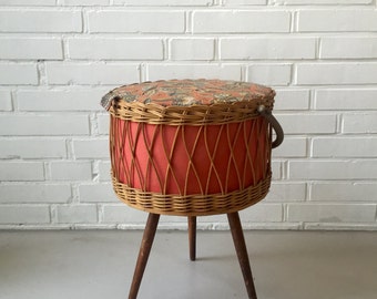 Vintage sewing basket, mid century vintage, old sewing box, sewing box, storage, cutter accessories