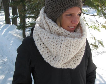 Wool scarf infinity/Choice of colors/The Brunswick scarf