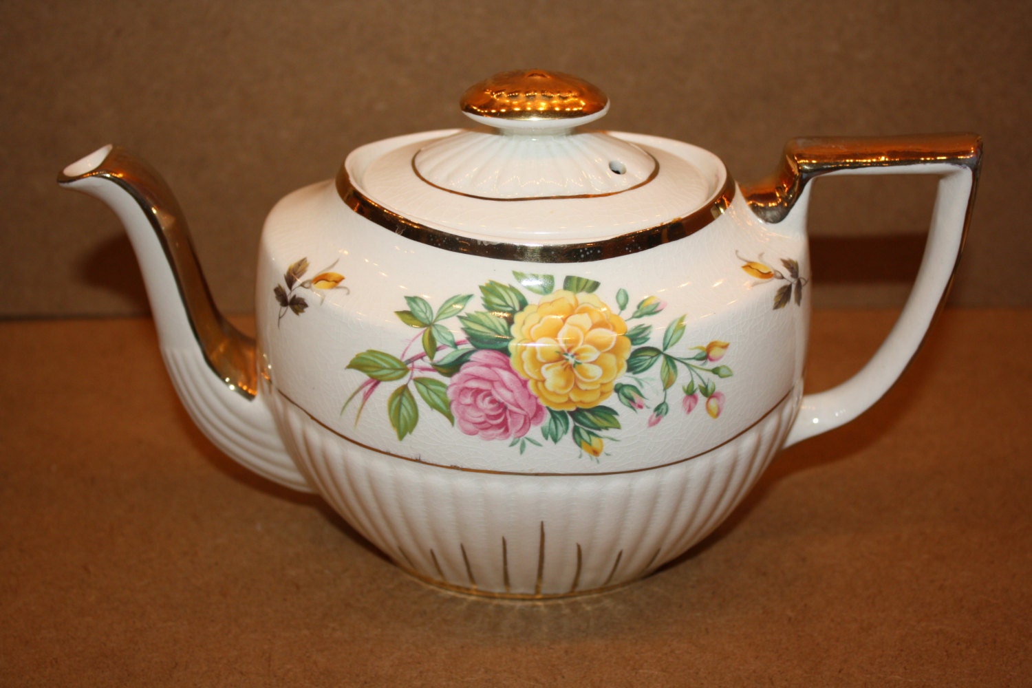 Vintage Arthur Wood teapot Queen Ann style by FranklinStVintage