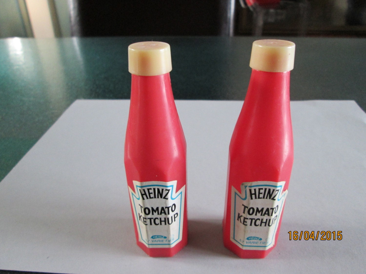 CRUET set novelty 1950s american Tomato Ketchup bottles