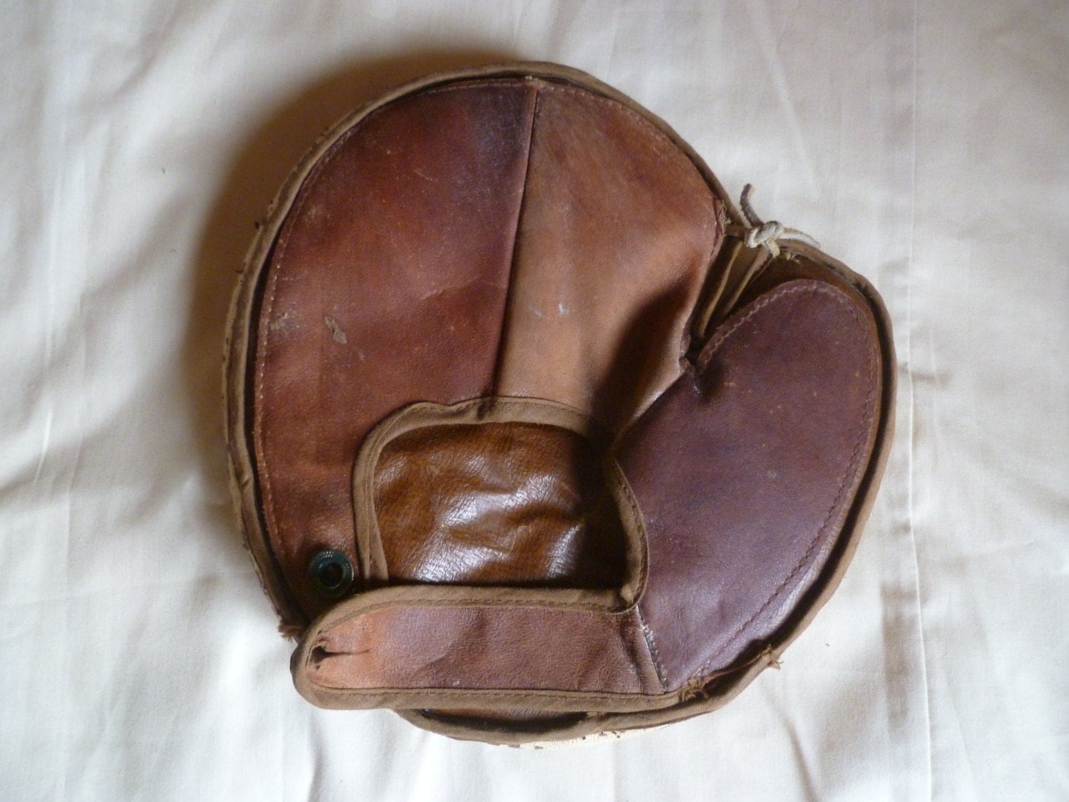 Rustic Antique Childs Baseball Catchers Mitt Glove Genuine