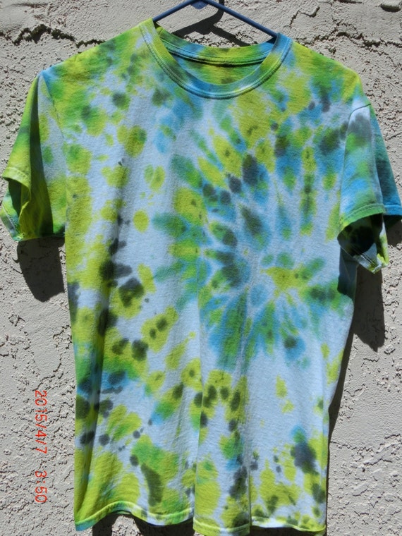 Tie dye T-shirt Lime green and blue spiral tie dye M