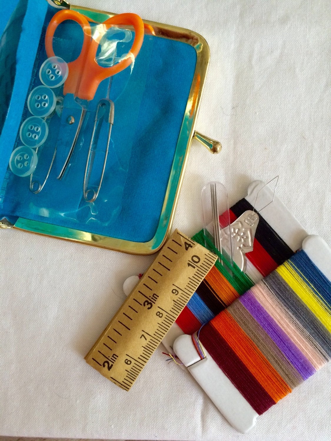 Vintage miniature sewing kit quilted gold pouch with