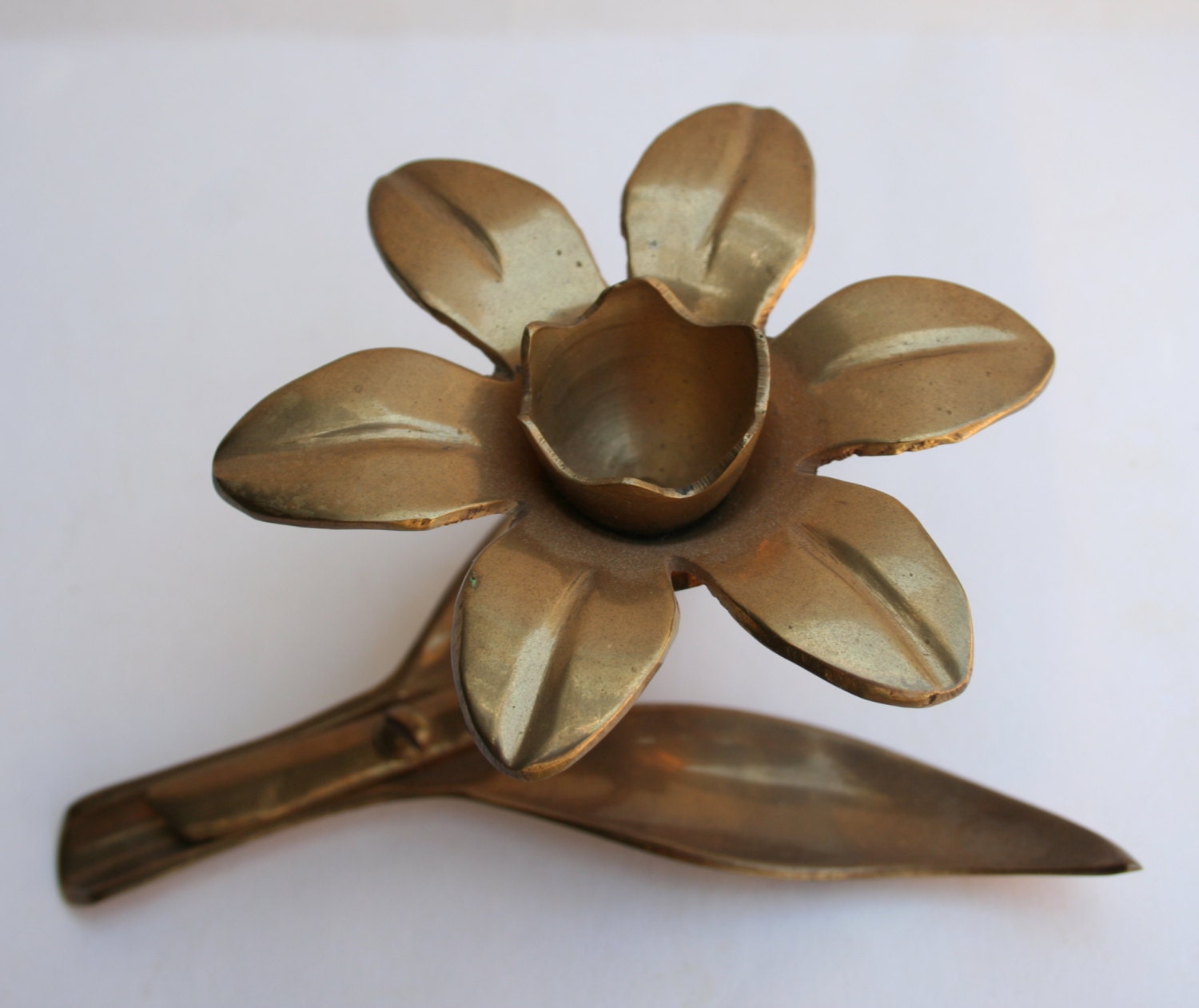 Candle Holder Flower. Vintage. Solid brass.