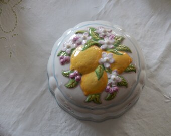 ENGLAND LE CORDON Bleu Mold with Lemons
