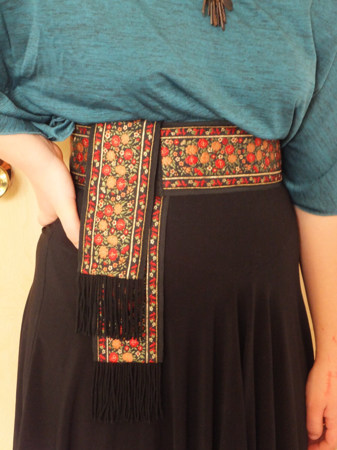 Vintage 1960’s Spanish Style Women’s Belt Embroidered Belt Red and