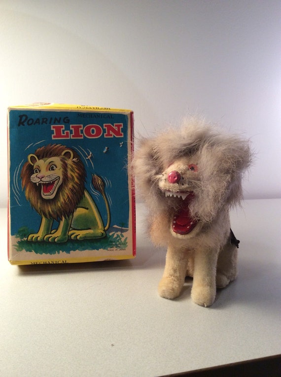 Vintage Japanese Wind-Up Toy Roaring Lion w/ box from by MoModerne