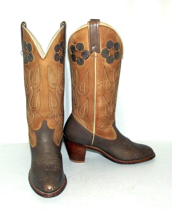 Vintage Acme brand womens cowboy boots with flower design