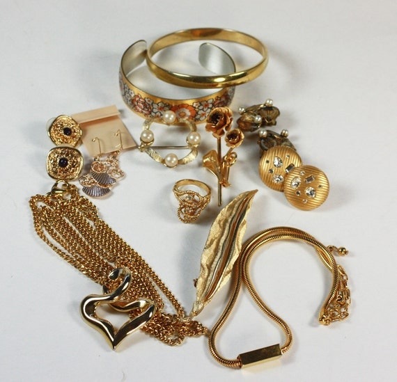 Items similar to 12 Piece Gold Tone Costume Jewelry Lot Destash on Etsy