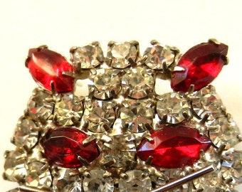 Lovely Vintage TRIFARI Signed domed Rhinestones CAT Pin/ Brooch - rare jewel for collection - Art.757/3--
