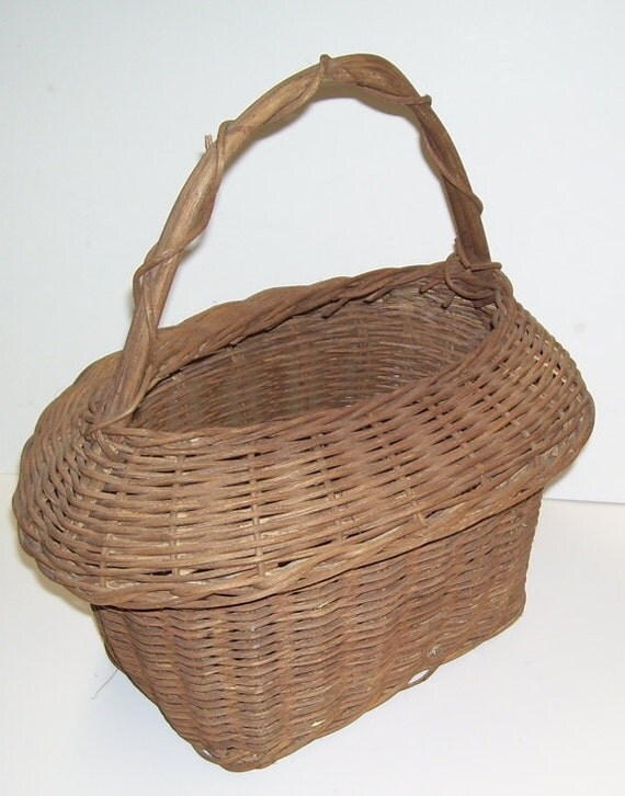 Unique Woven Rustic Farm Egg Basket Blue Berry Picking