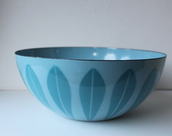 Vintage 8" Cathrineholm Lotus Enamel Bowl, Pastel Blue, Norway