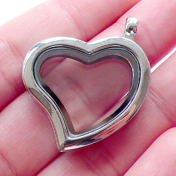 Living Locket / Locket / Heart Memory by MiniatureSweet