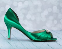 Popular items for emerald green shoes on Etsy