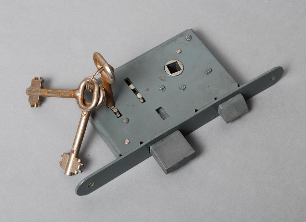Vintage metal door lock with three original keys