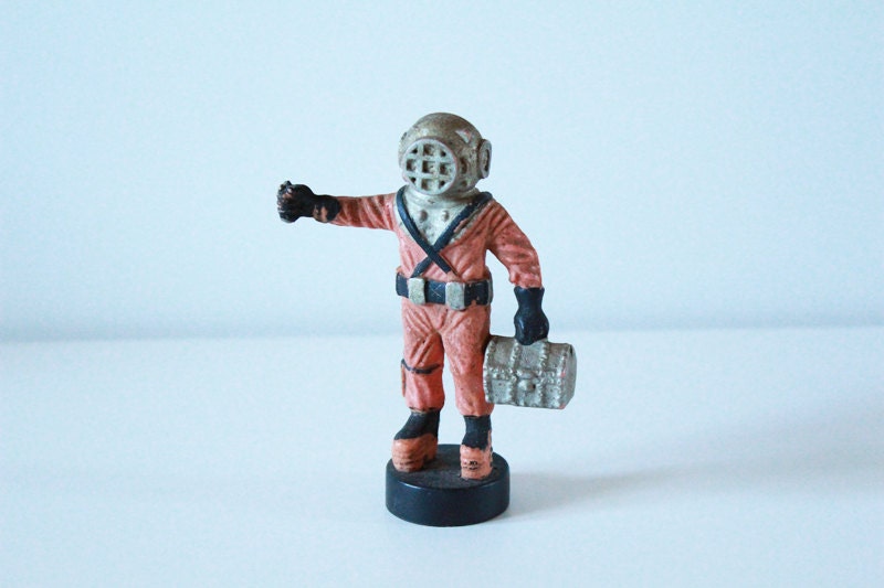 Vintage Aquarium Decor Diver Figurine Treasure Chest by Glazami