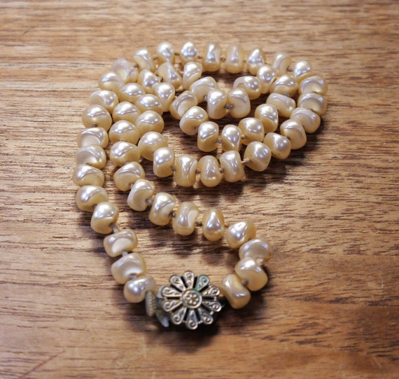 Vintage Pearl Necklace 1940s