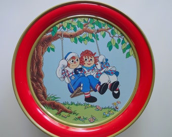 Vintage Raggedy Ann and Andy Metal Tin 1987