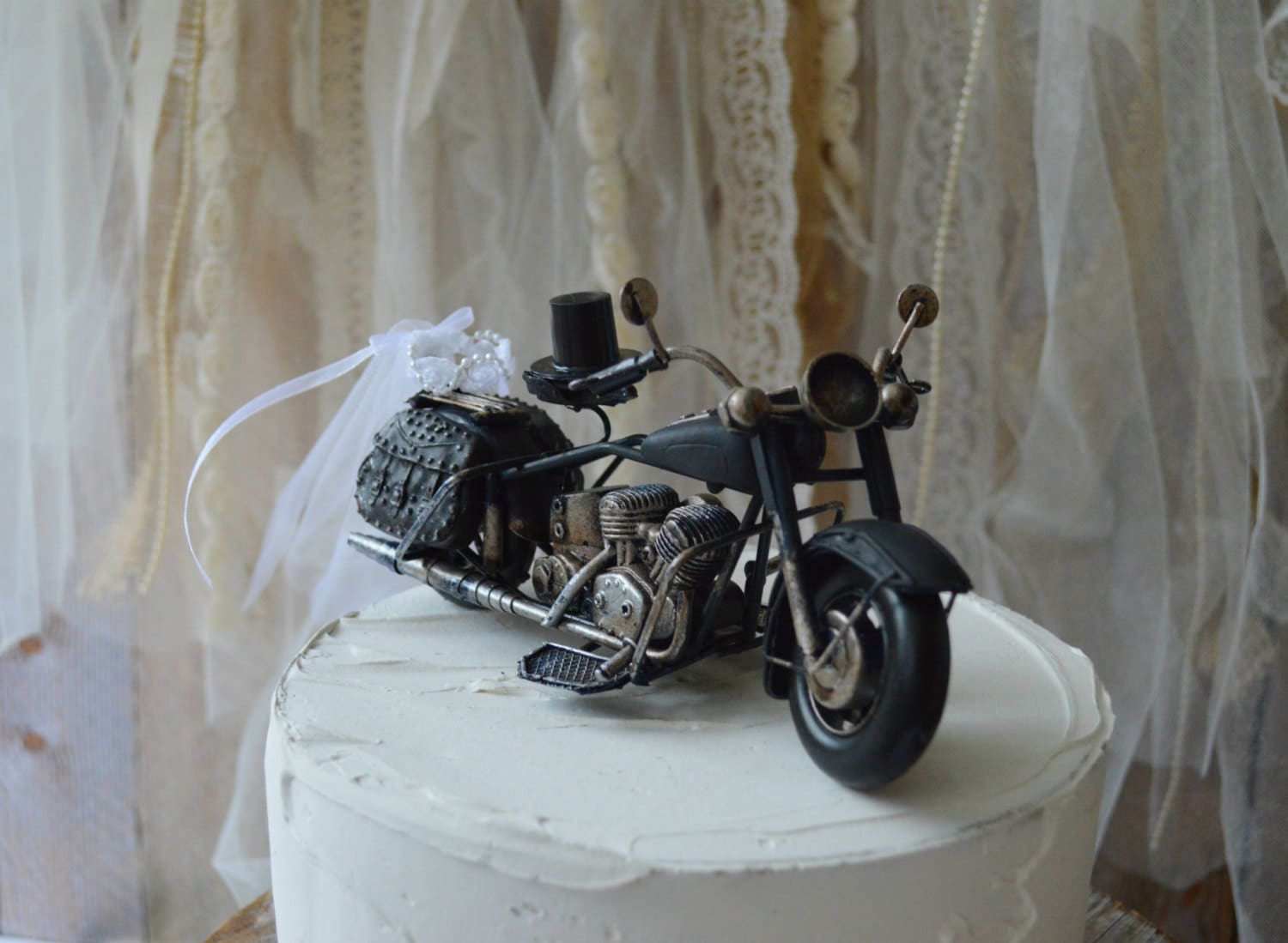 Motorcycle-wedding-cake topper-motorcycle topper-Harley