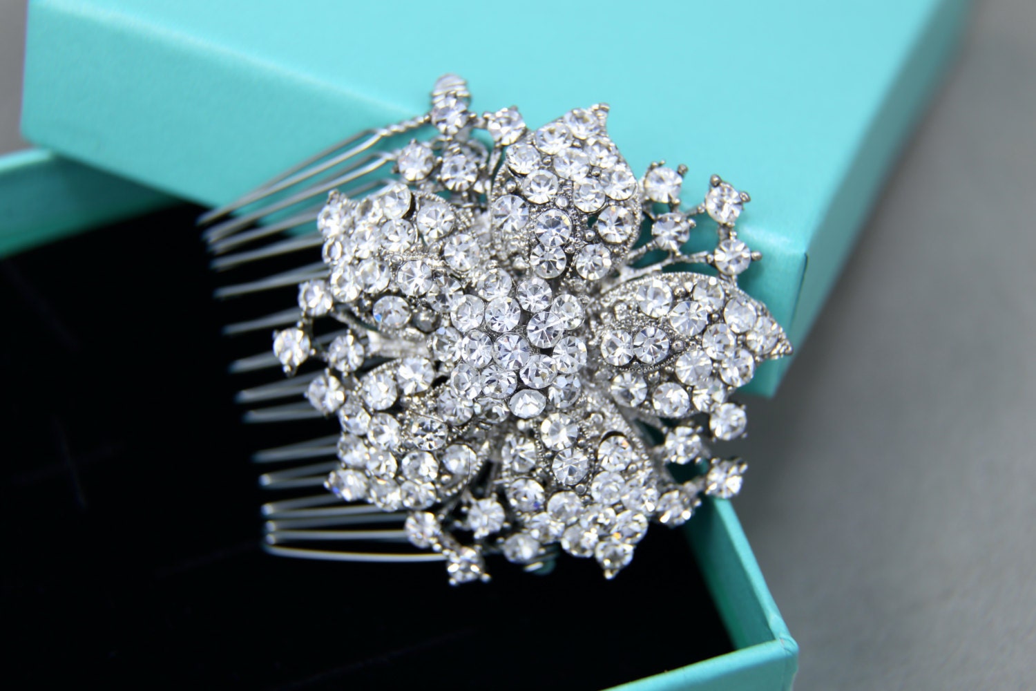 Bridal Headpiece, Rhinestone Flower Hair Comb, Wedding Hair Comb, Bridal Hair Comb, Flower Headpiece, Hair Clip, Flower Clip, Brooch Comb