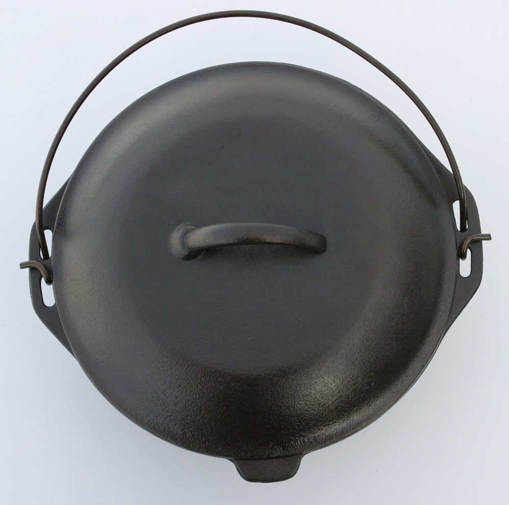 vintage-lodge-no-8-large-cast-iron-dutch-oven-professionally