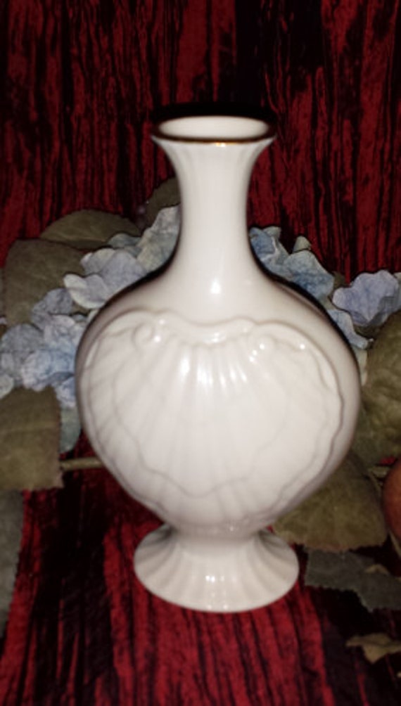 Lenox China Bud Vase Sea Shell Pattern by CMHDesignsbyPeeksta
