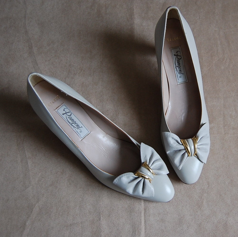 vintage heels with bow