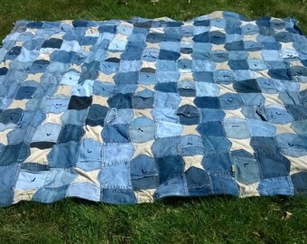 Blue Jeans Pockets Quilt - Custom Queen Size Quilt - Upcycled Denim Quilt - Denim Bedding - Jeans Pockets Blanket