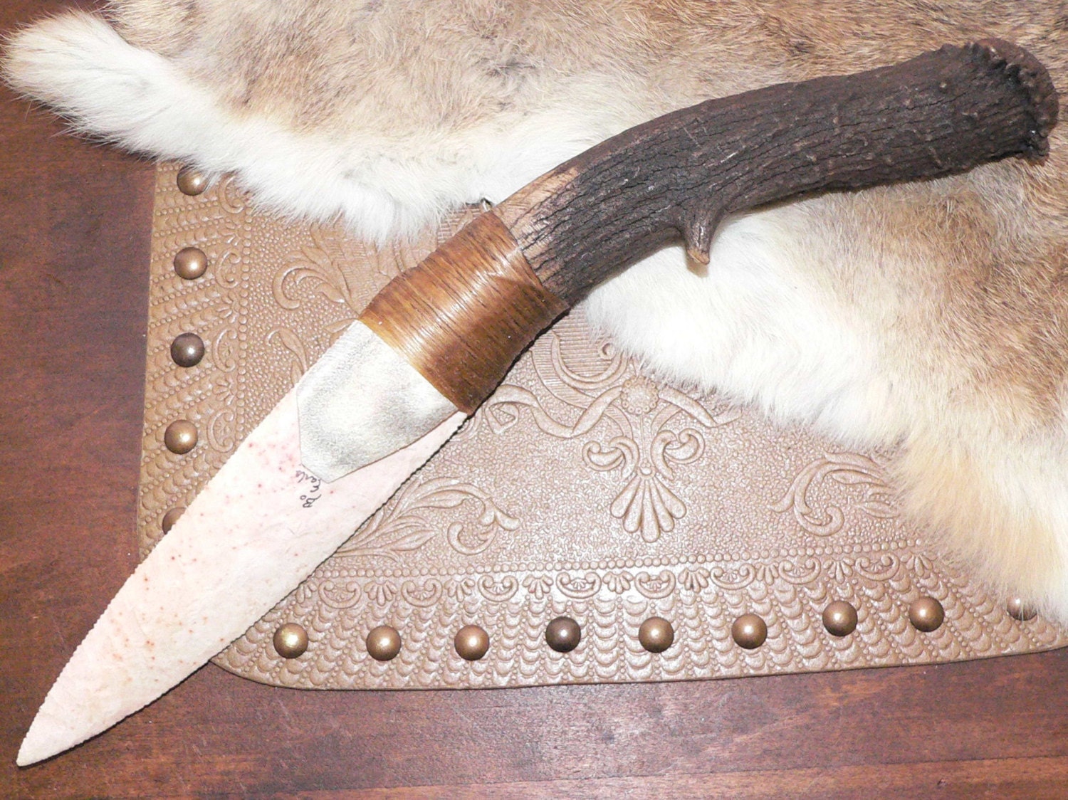 Huge Keokuk Chert Knife with Antiqued Mule Deer by FlintKnapper