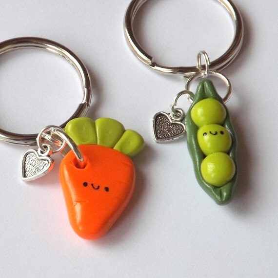 Best Friends Keychains Peas and Carrots by PitterPatterPolymer
