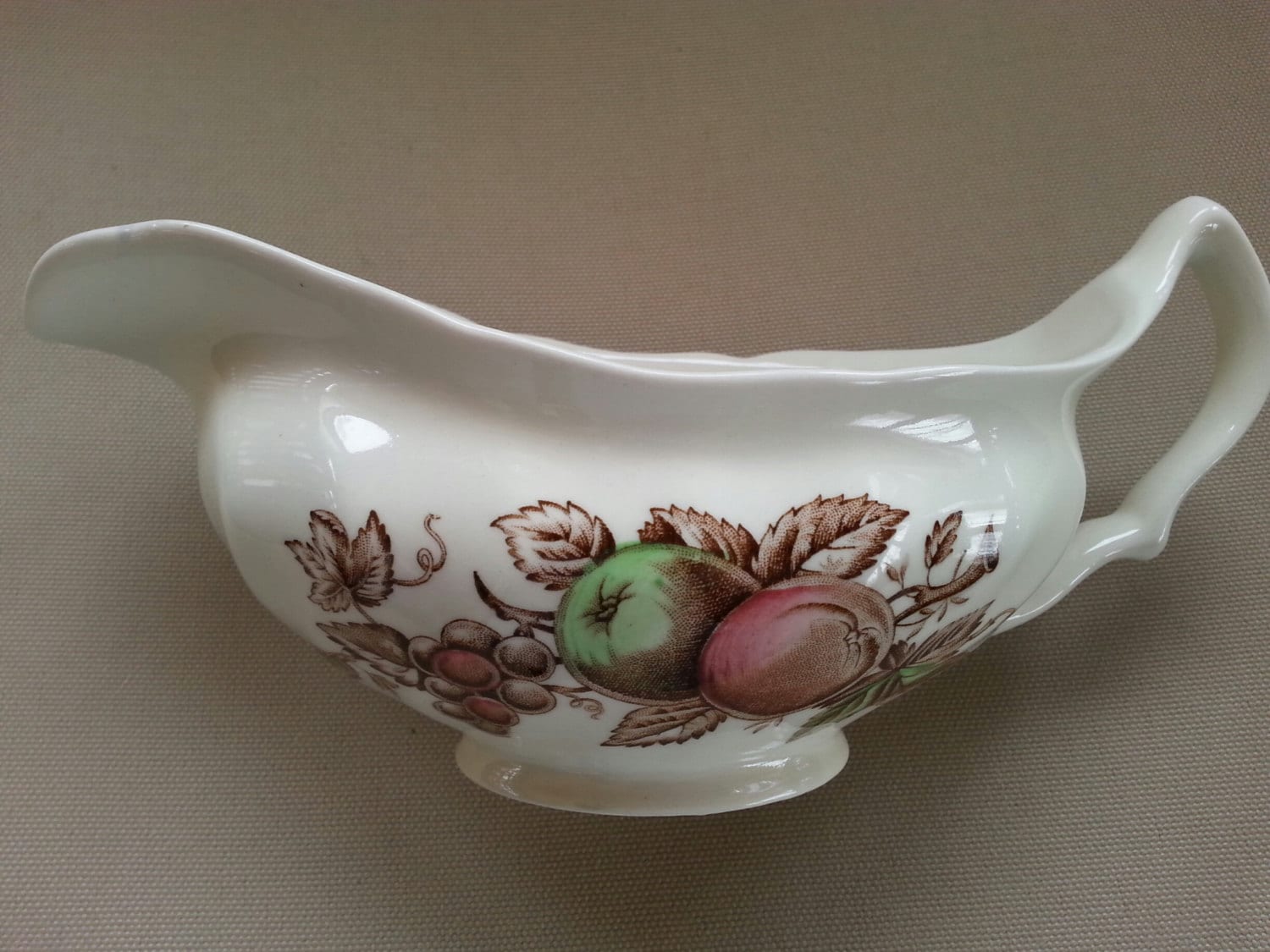 Johnson Bros Vintage 1960’s Gravy Boat in Harvest Time Pattern Haute